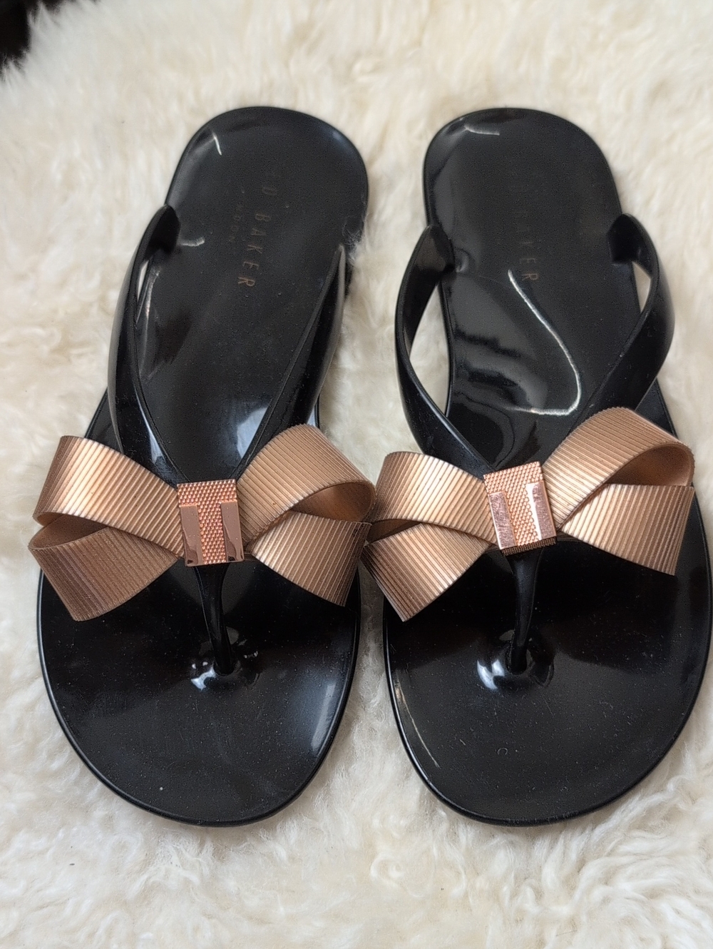 Ted Baker London Bow Detail Jelly Flip Flops Size 7.5 Black Rose Gold Sandals